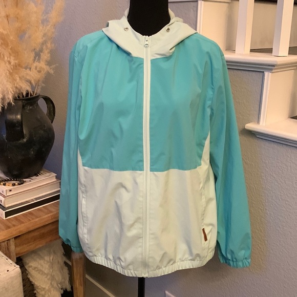 voyager Jackets & Blazers - 𝅺Voyager Wind breaker Jacket w/ Hood.